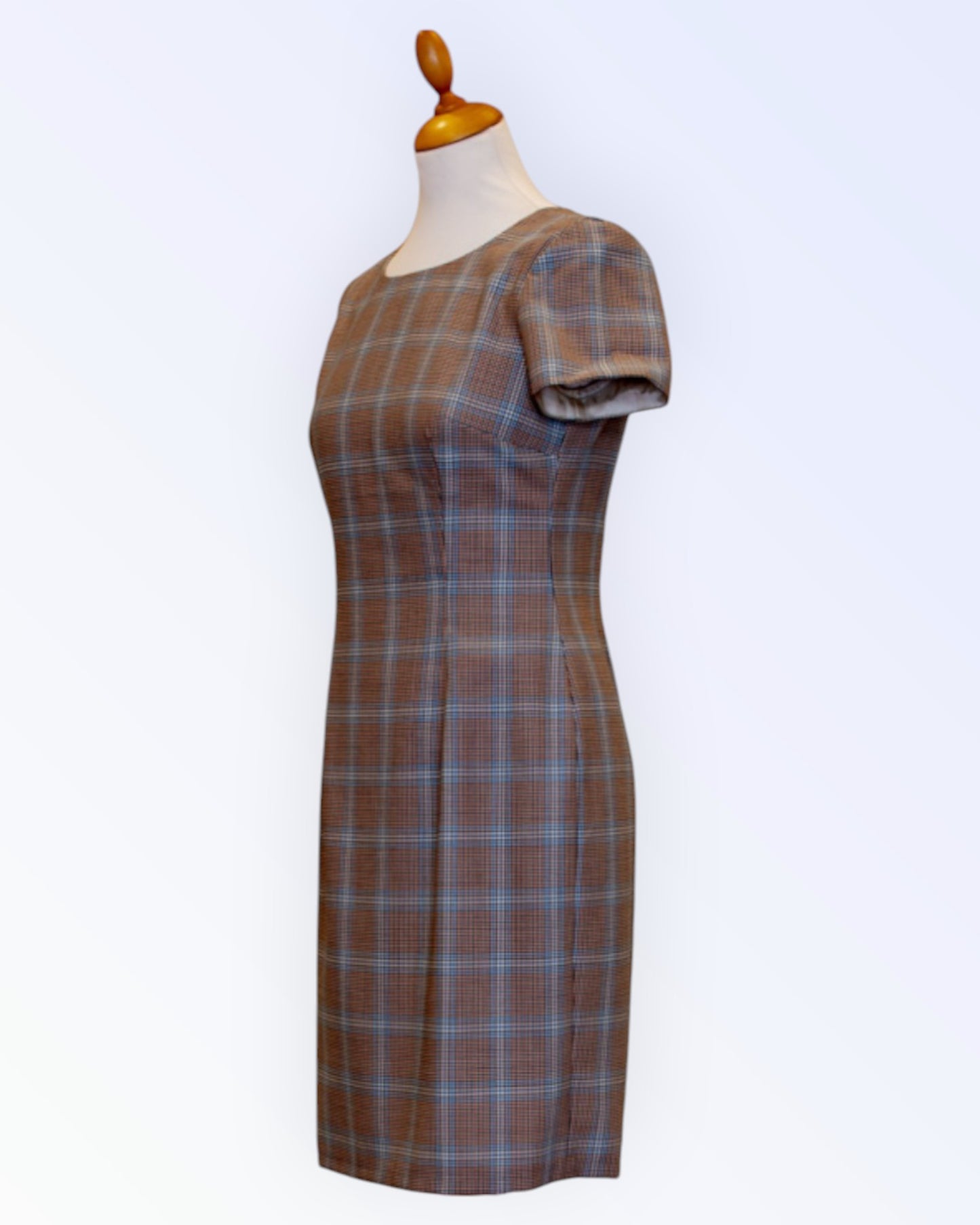 Ruudullinen mekko villakangasta
