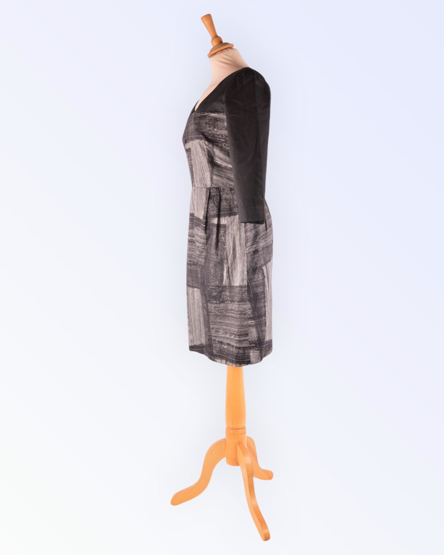 Marimekko must-valge puuvillane kleit