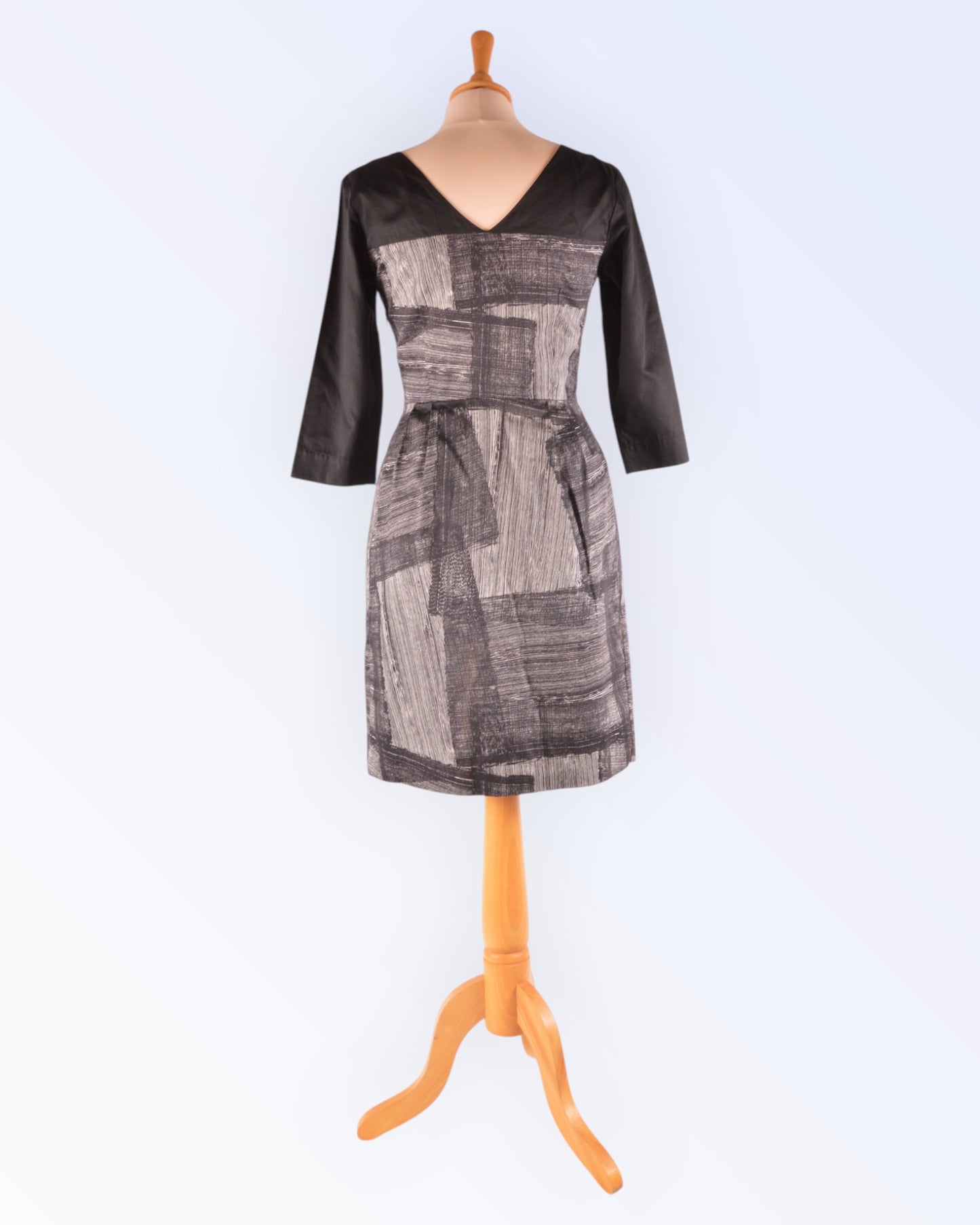 Marimekko must-valge puuvillane kleit