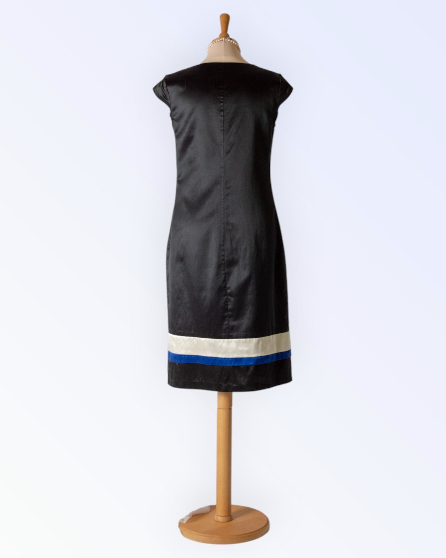 Tommy Hilfiger väike must kleit