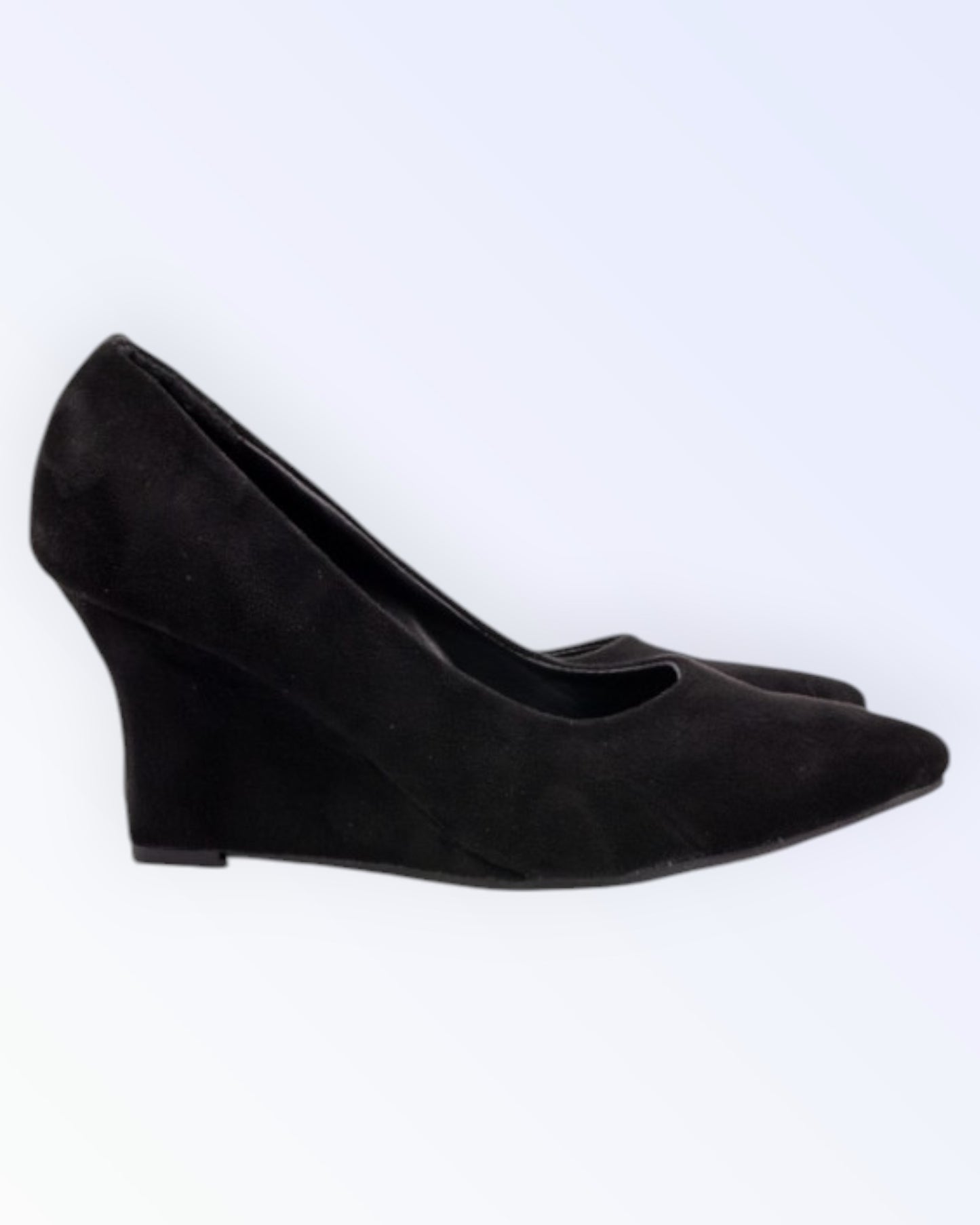 Black flat shoes