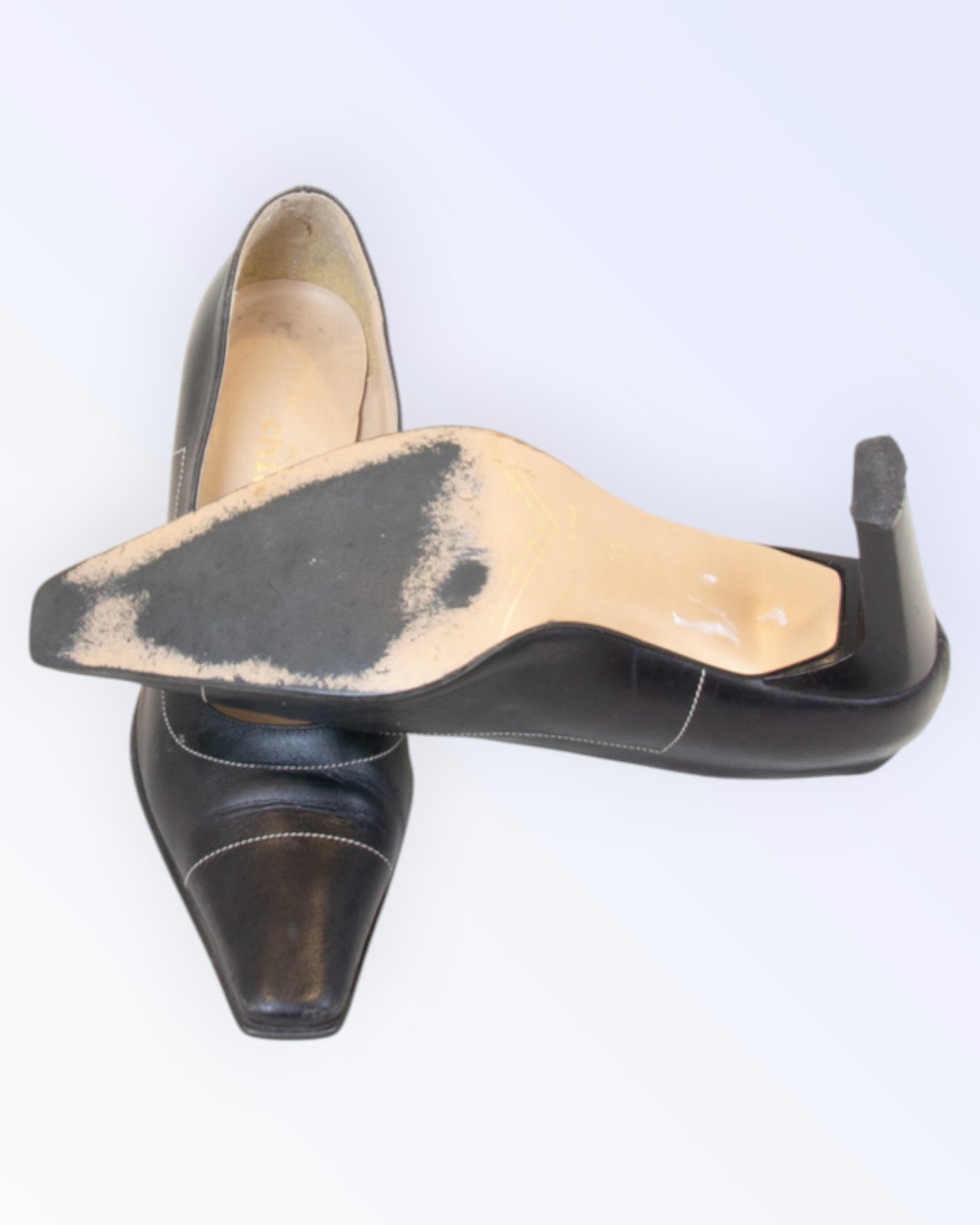 Style Chiara mustad kingad