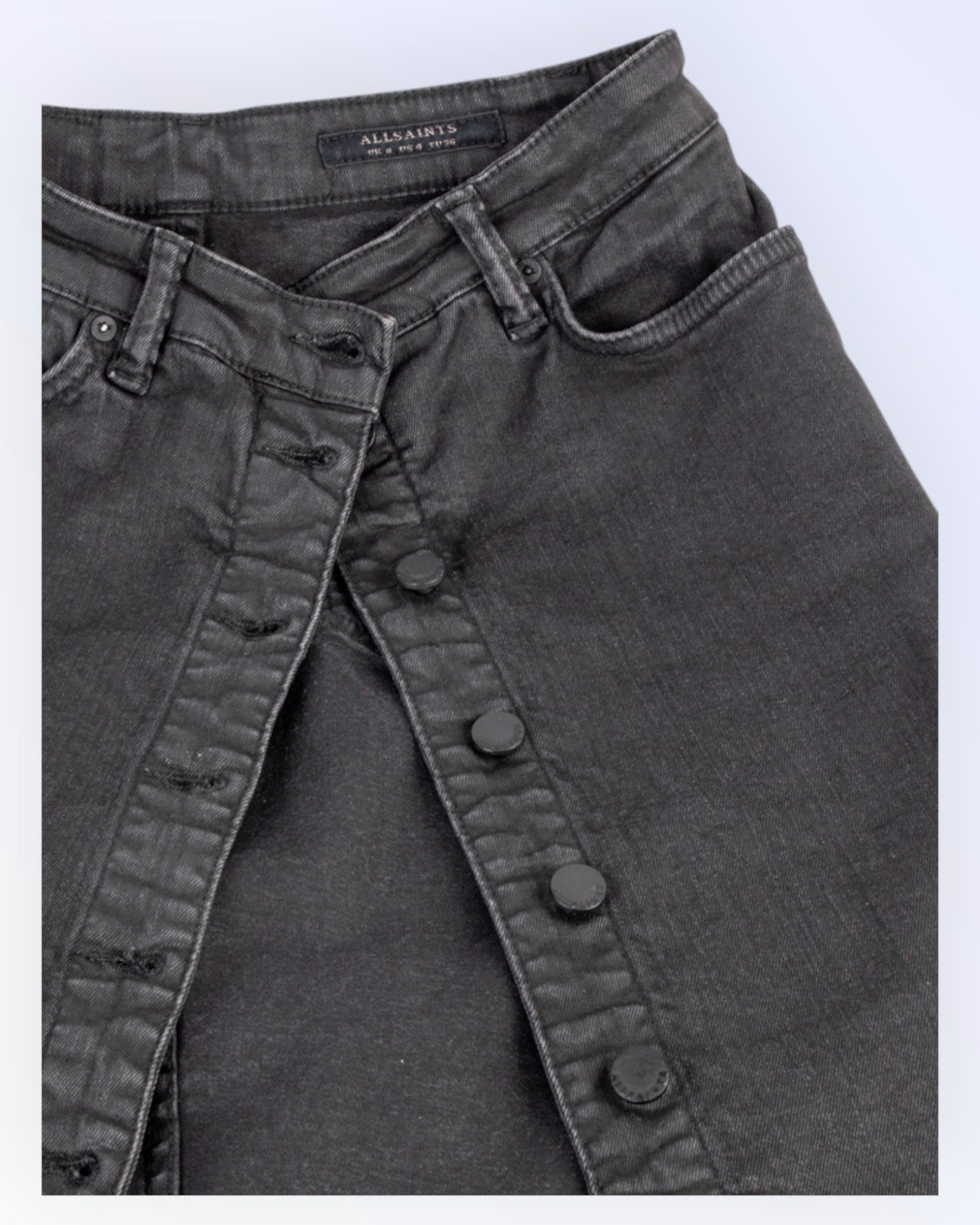 AllSaints must teksaseelik