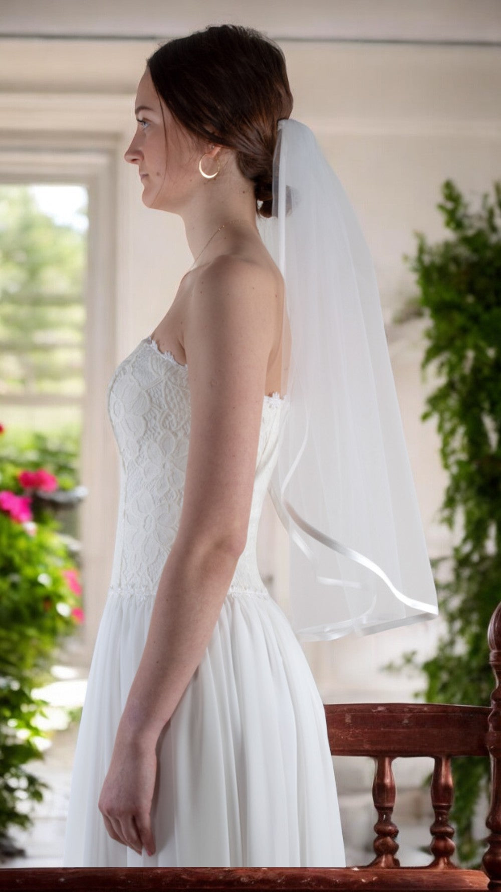 Short natural white bridal veil
