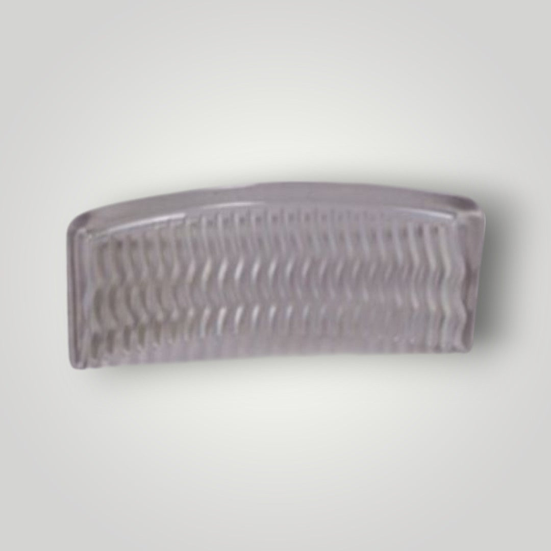 Comb for attaching the veil