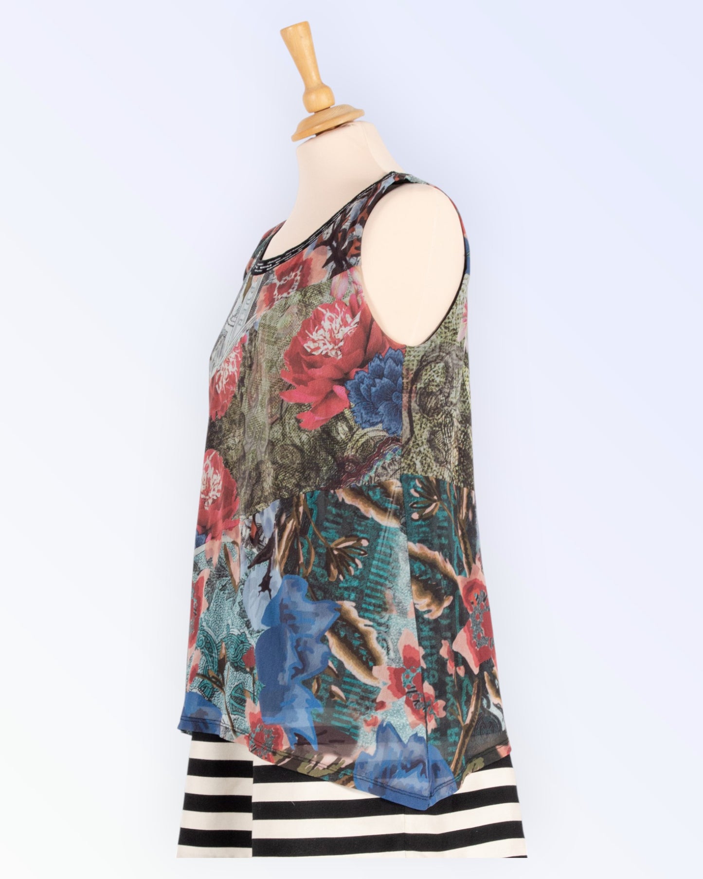 Desigual colorful top