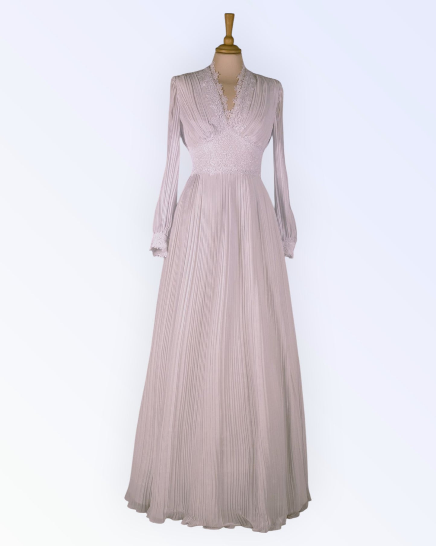 Valge vintage-stiilis pulmakleit