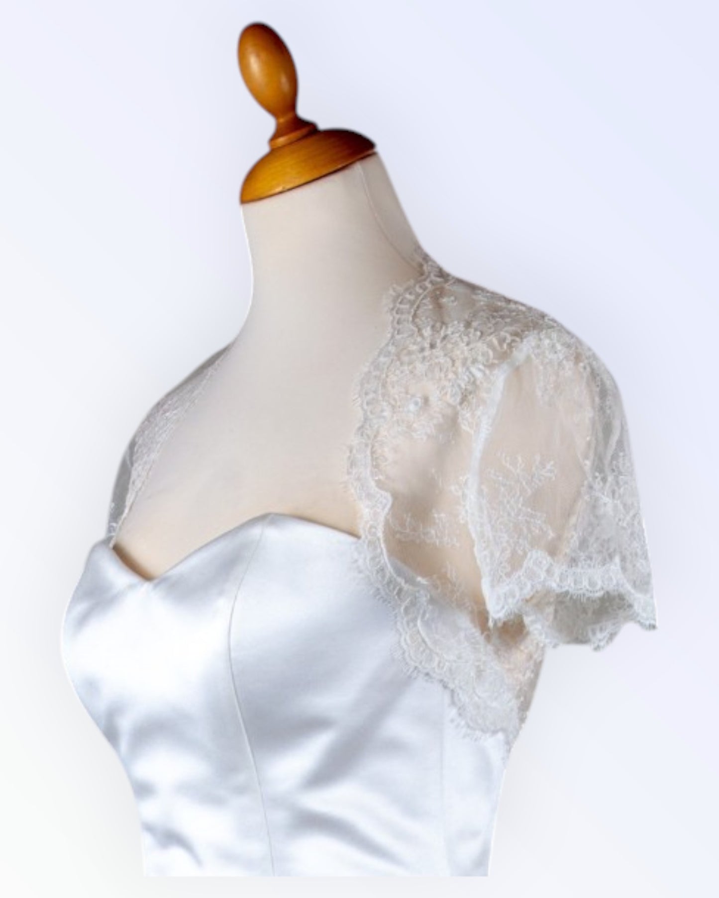Festive off-white lace bolero