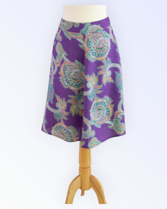Paisley-mustriga suveseelik