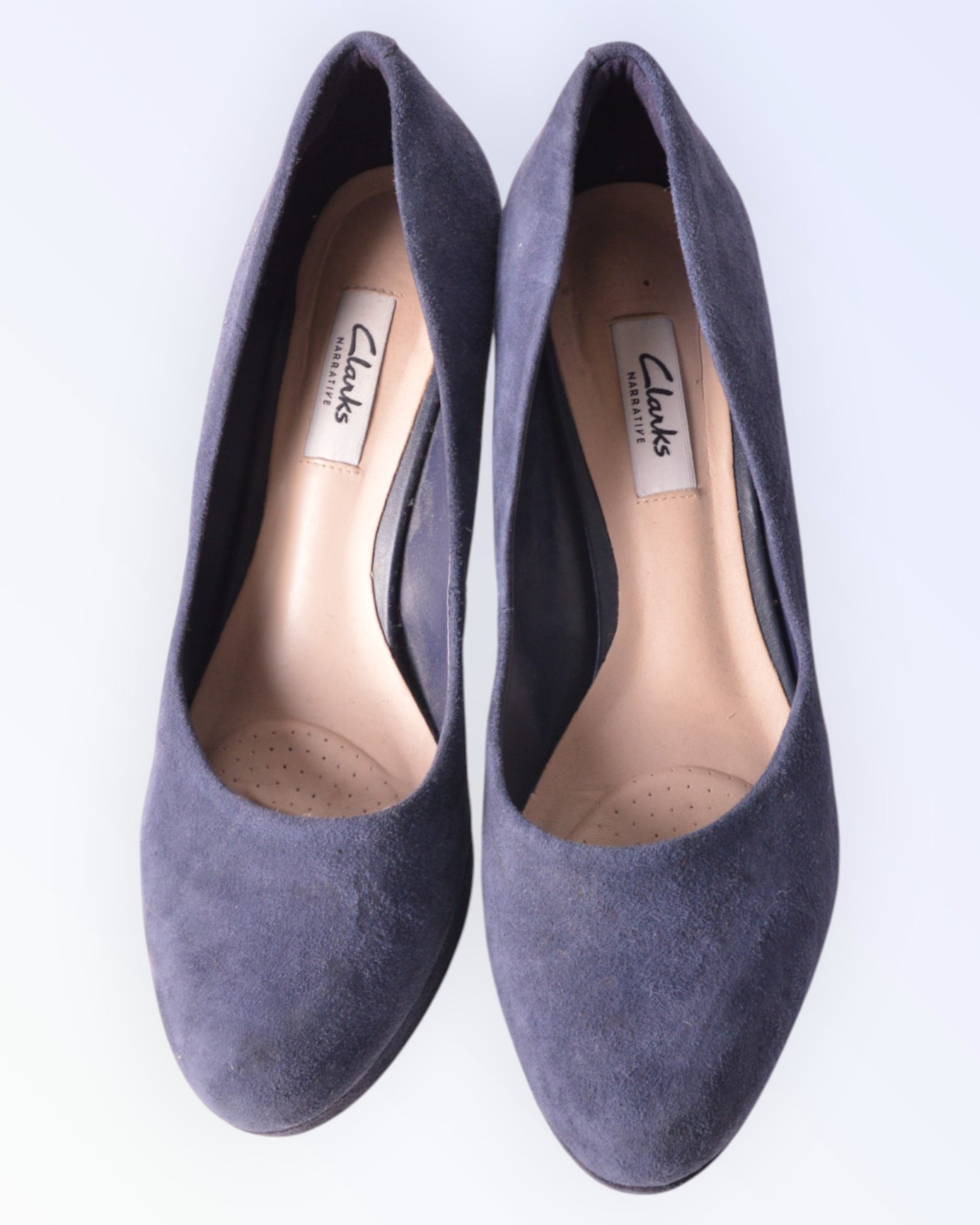 Clarks tumesinised seemisnahast kingad