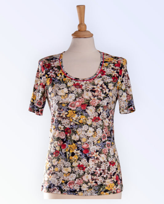 Peter Hahn multi-colored top