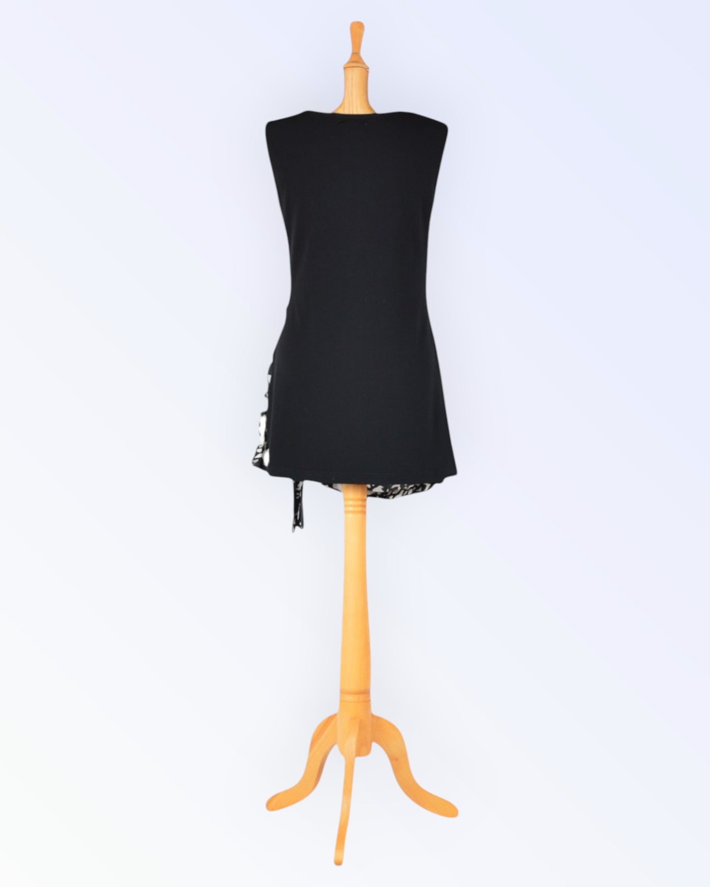 Sti black and white tunic