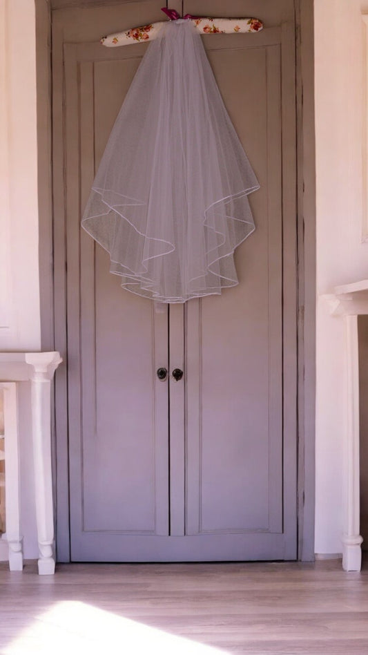 Double bell-shaped bridal veil