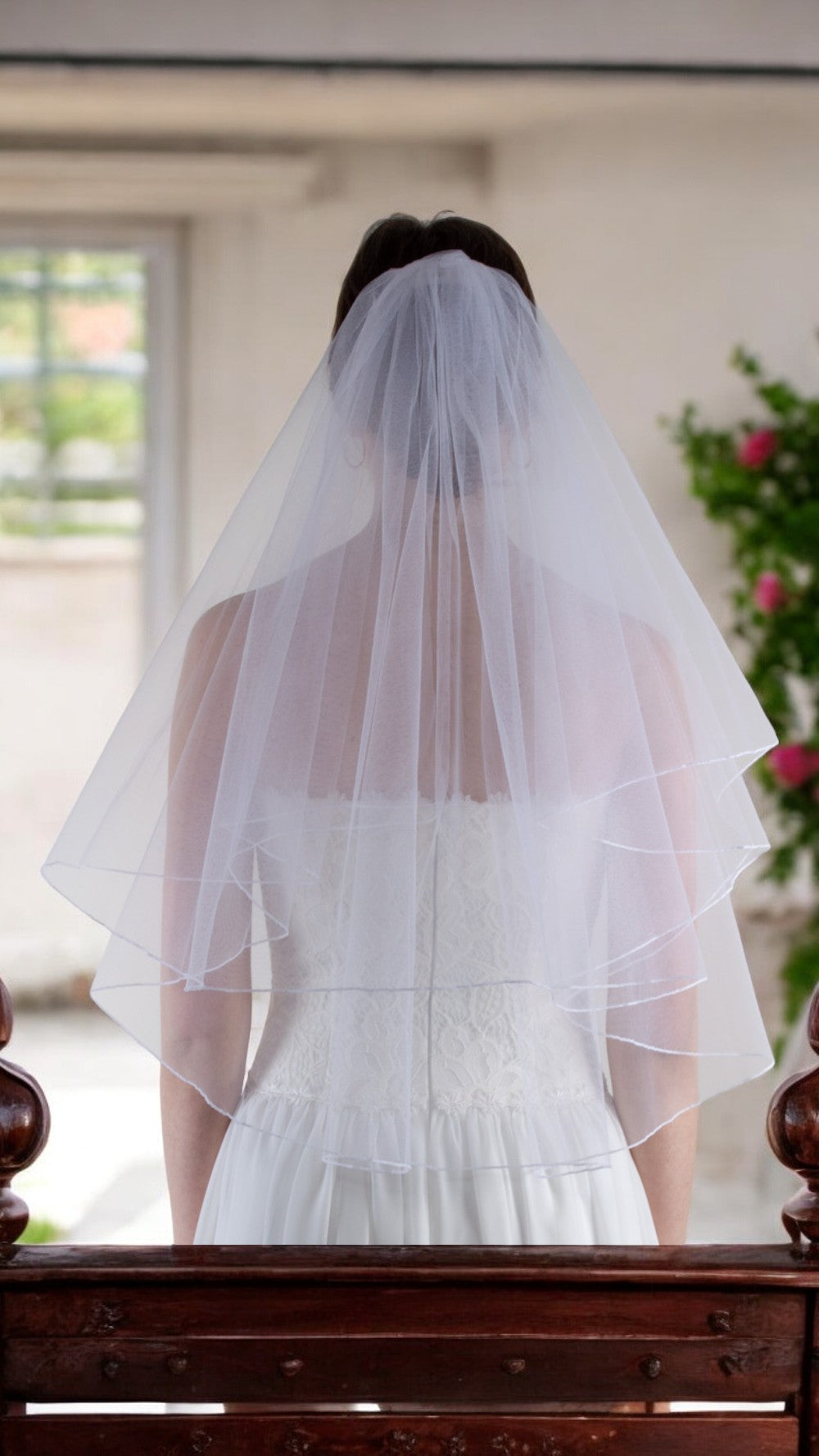 Double bell-shaped bridal veil