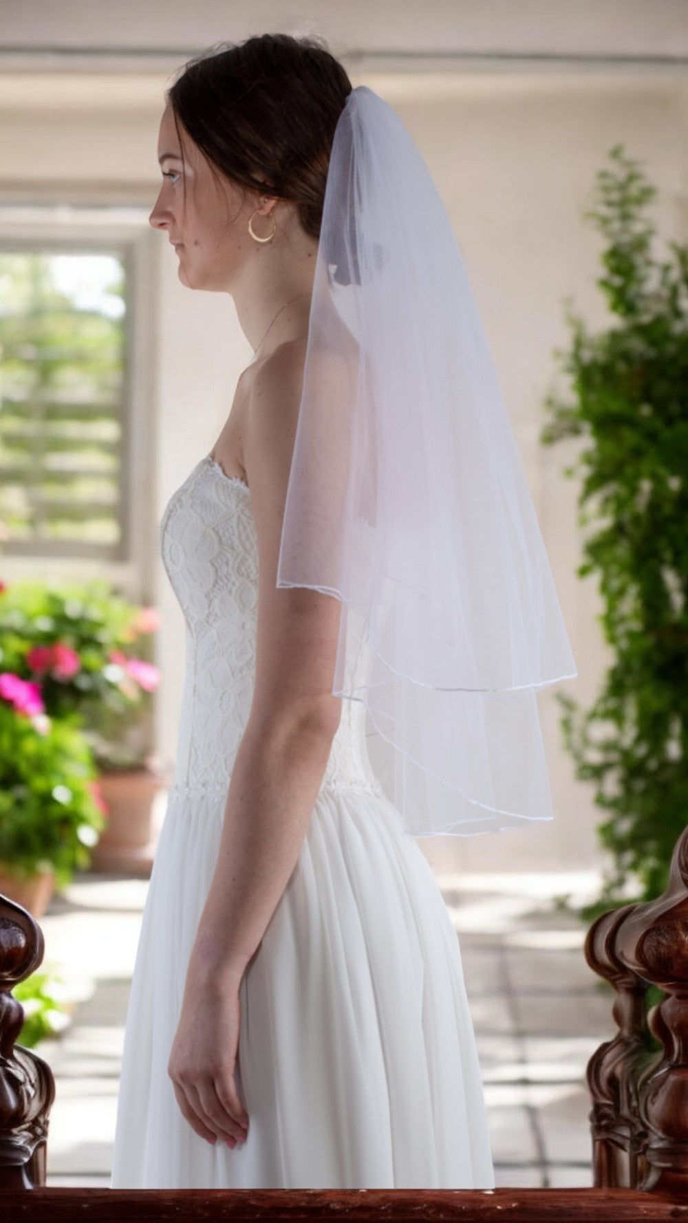 Double bell-shaped bridal veil