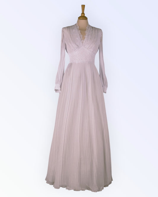 Valge vintage-stiilis pulmakleit