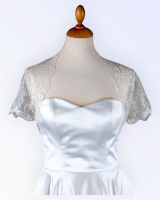 Festive off-white lace bolero