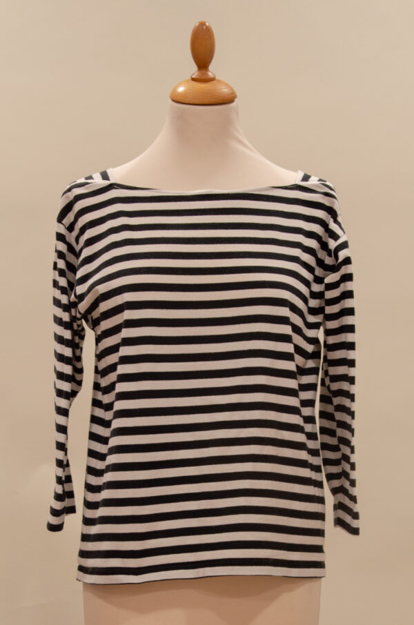 Marimekko black and white sporty top with horizontal stripes