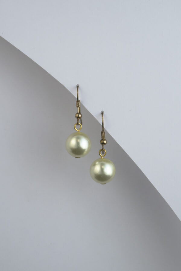 dangling pearl earrings