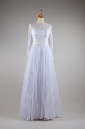 White ball gown wedding dress from tulle