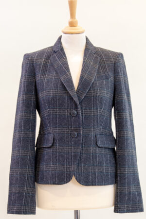 Jacket made of checkered fabric.