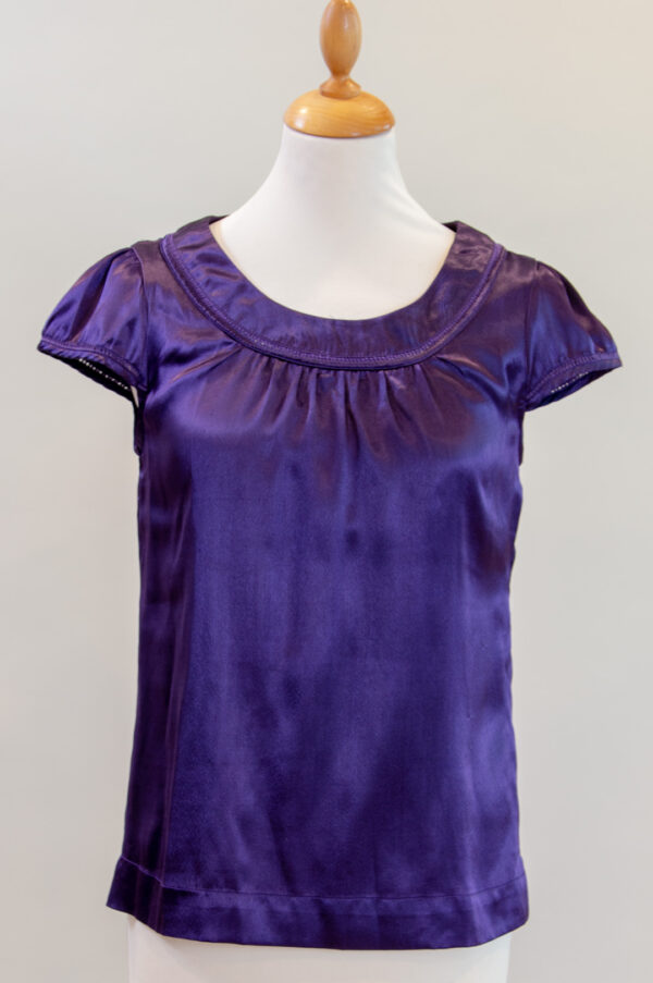 purple short sleeves blouse