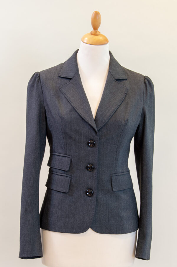 Jacket with a tailored silhouette.