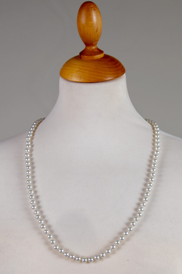 necklace made of natural white glass pearls