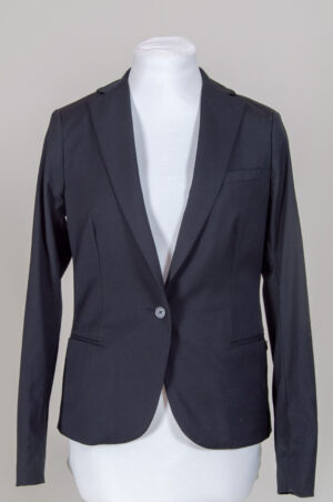 Tailored single-button black blazer by Maison Scotch