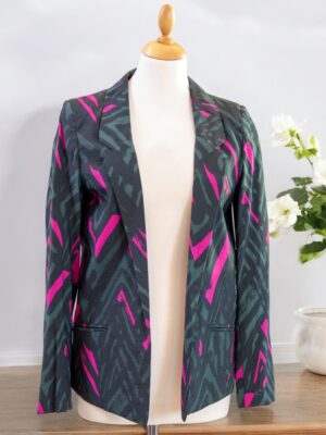 Summer jacket in multicolored fabric.