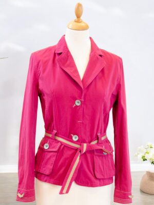 Sporty retro style jacket.