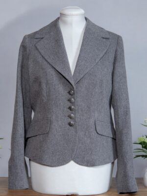 Gray slim fit blazer.