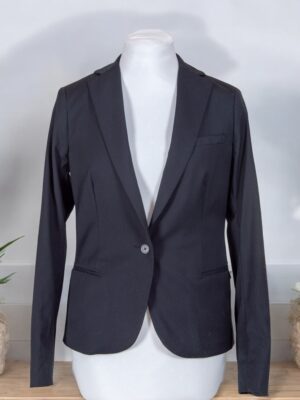 Black blazer with a fitted silhouette.