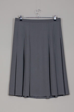 Gray pleated skirt with classic business style