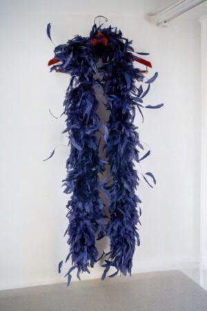 Feather boa made of dark blue ostrich feathers