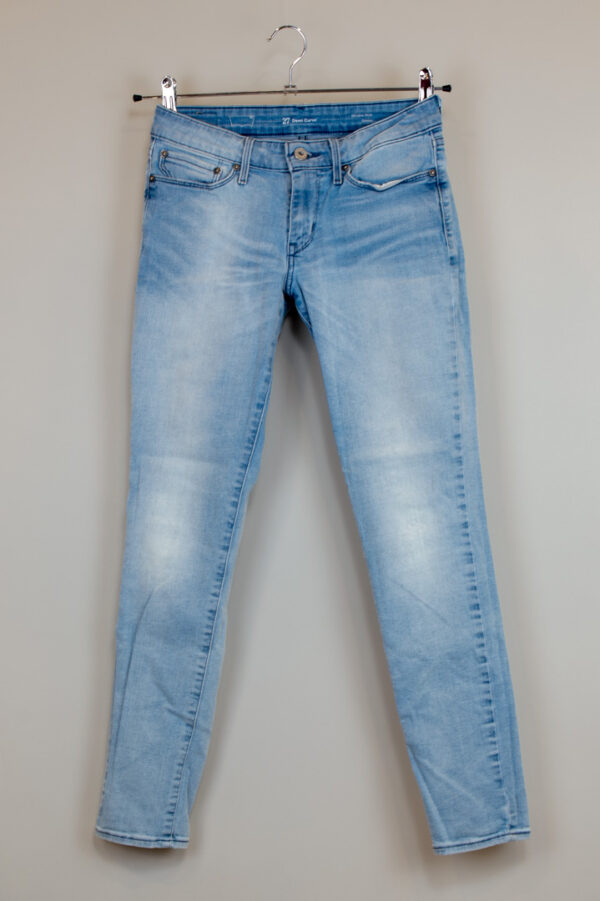 Levi´s women's light blue slim-fit jeans