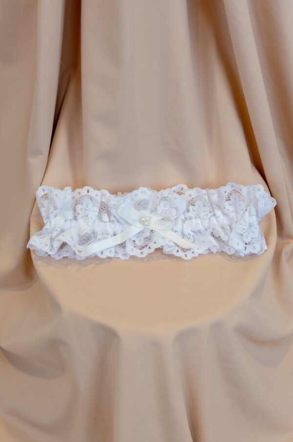 White lace garter