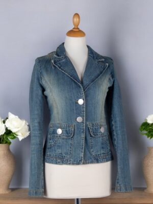 single-breasted denim jacket