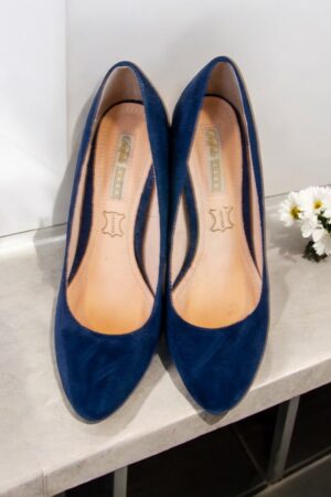 Navy suede high-heeled platform shoes