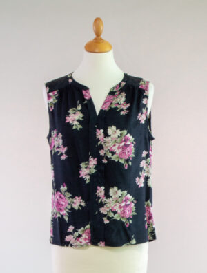sleeveless summer-blouse with flower print