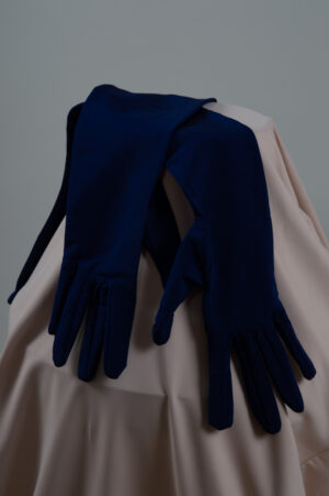 Long gloves in dark blue stretch material