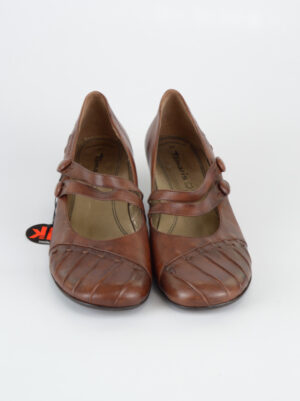 Tamaris pruunist nahast madala kontsaga kingad