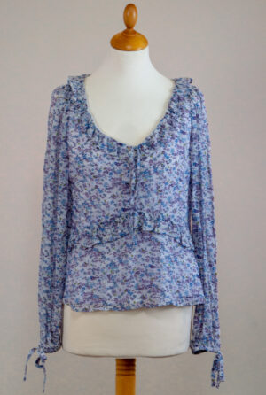 blouse in floral viscose.