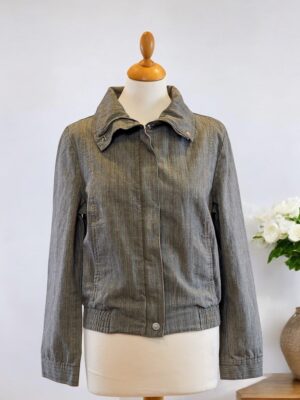 Vintage style sporty jacket.