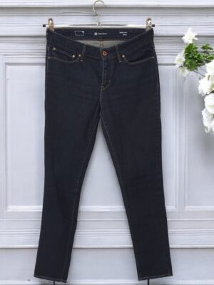 Slim fit dark blue women's jeans.