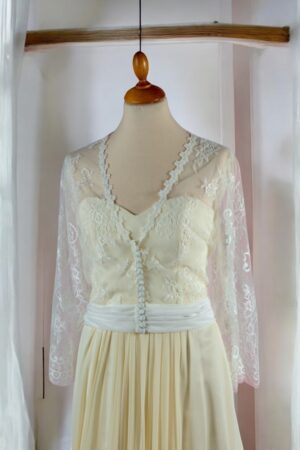 Natural white lace jacket for the bride